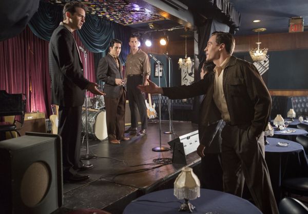Jersey_Boys_Bild_03___VINCENT_PIAZZA_Tommy_DeVito_JOHN_LLOYD_YOUNG_Frankie_Valli_MICHAEL_LOMENDA_Nick_Massi_ERICH_BERGEN_Bob_Gaudio-10f3cfab Filmversion der JERSEY BOYS  &uuml;berzeugt in Deutsch &ndash; musicalradio.de | Musicals kostenlos im Radio