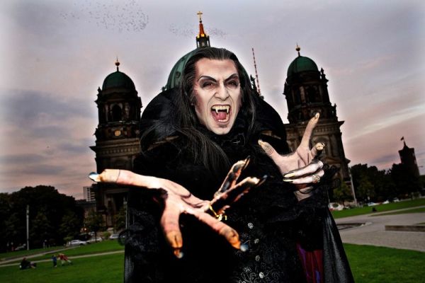 03-2ba75961 Bissige Premiere von Roman Polanskis TANZ DER VAMPIRE &ndash; musicalradio.de | Musicals kostenlos im Radio
