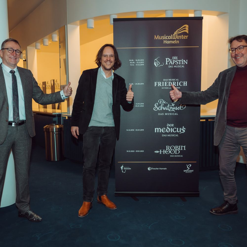 HMT-Gesch&auml;ftsf&uuml;hrer Harald Wanger, Produzent von &bdquo;spotlight musicals&ldquo;  Peter Scholz und Hamelns Theaterdirektor Wolfgang Haendeler