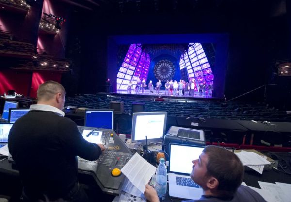 SIA_Hinter_den_Kulissen_Saal-390e7500 Ein Blick hinter die Kulissen von Sister Act &ndash; musicalradio.de | Musicals kostenlos im Radio