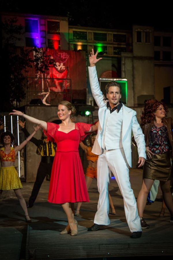 IMG_9635-3adc6fd6 Leicht vulg&auml;r und &auml;u&szlig;erst spa&szlig;ig: SATURDAY NIGHT FEVER in Tecklenburg &ndash; musicalradio.de | Musicals kostenlos im Radio