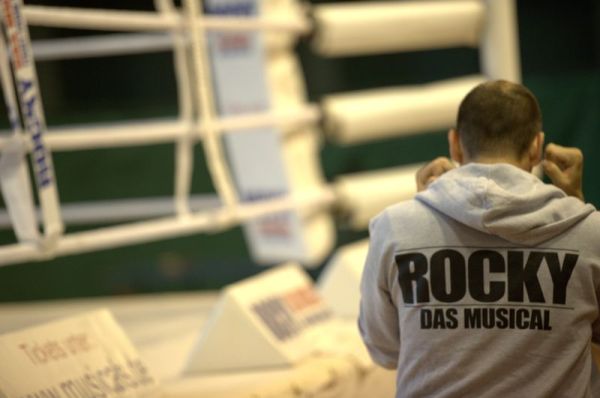 _HOK1685-Copyright_Holger_Kersting-6c7b8d78 Drew Sarich im Ring mit Wladimir Klitschko &ndash; musicalradio.de | Musicals kostenlos im Radio