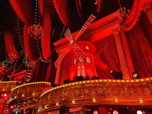 14-6e9887ea Imposant und au&szlig;ergew&ouml;hnlich: MOULIN ROUGE in K&ouml;ln &ndash; musicalradio.de | Musicals kostenlos im Radio