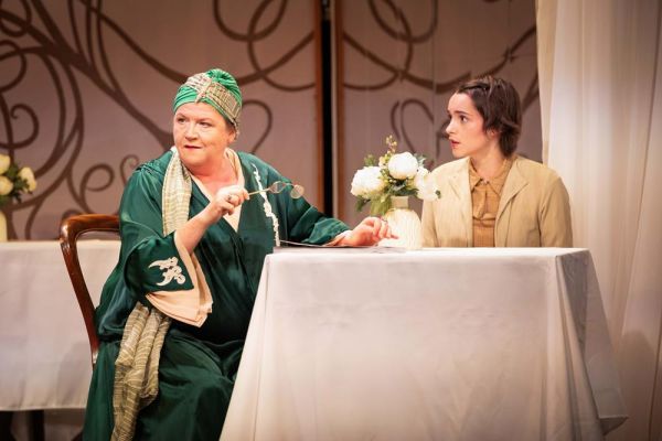 REBECCAhirley%20Jameson%20Mrs%20von%20Hopper%20and%20Lauren%20Jones%20I%20Photo%20Mark%20Senior-74271745 REBECCA feierte Premiere in London &ndash; musicalradio.de | Musicals kostenlos im Radio