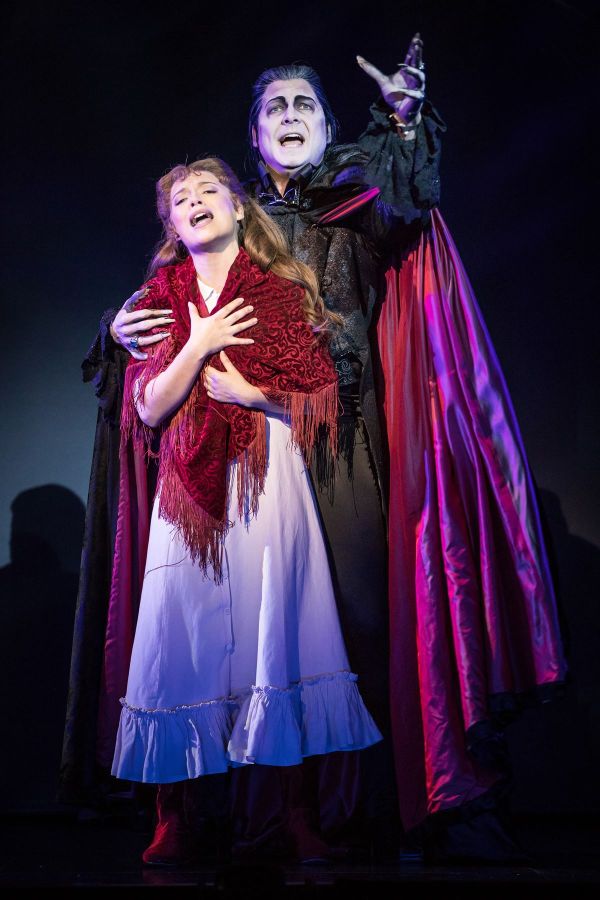 01-767bb011 Nach 20 Jahren immer noch bissig: TANZ DER VAMPIRE in K&ouml;ln &ndash; musicalradio.de | Musicals kostenlos im Radio