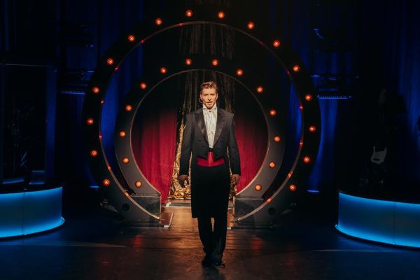 14_This-is-THE-GREATEST-SHOW_Fotocredit_360GradDesignCom-9467-76627b82 Weihnachts-Gewinnspiel 2023 &ndash; musicalradio.de | Musicals kostenlos im Radio