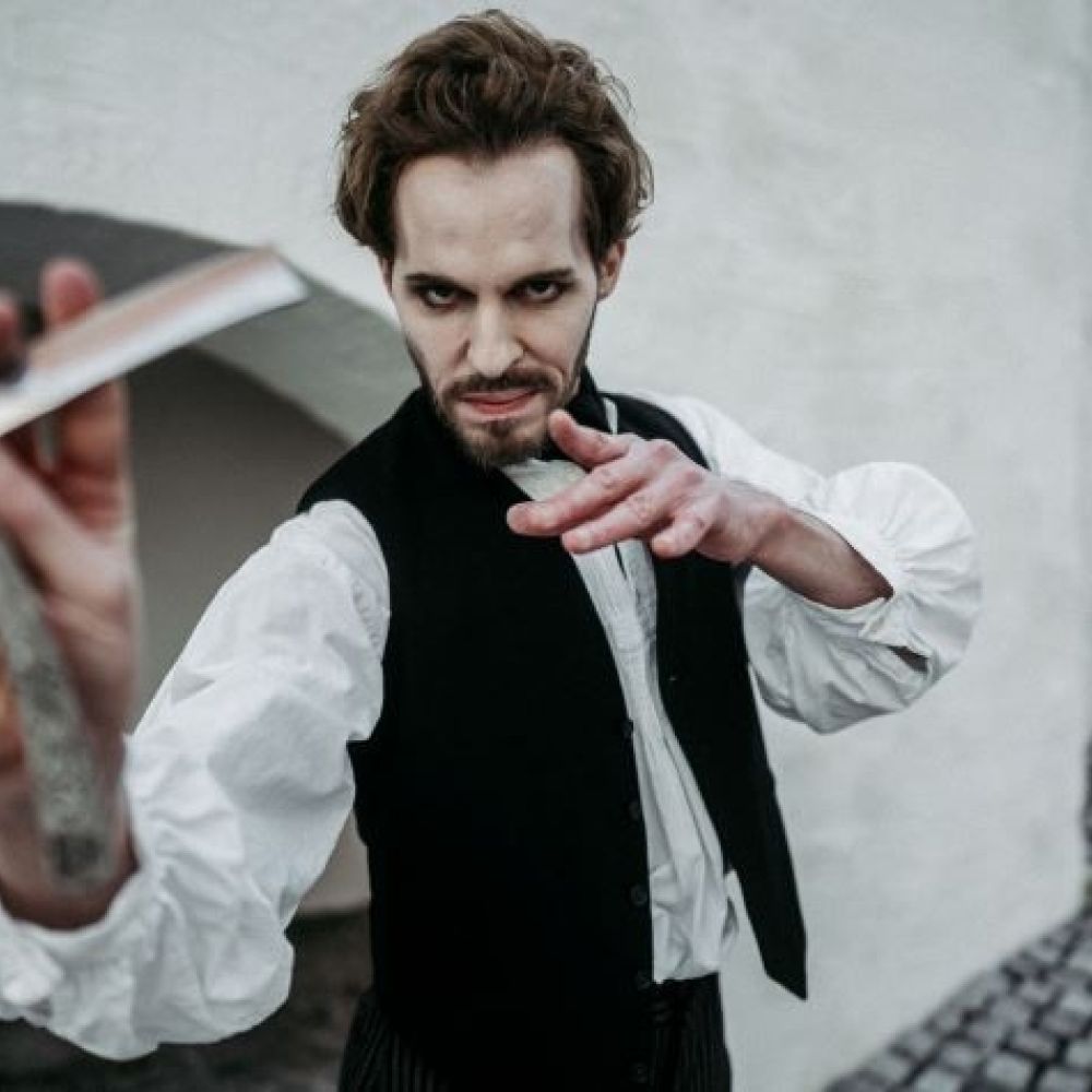 Christian Sch&ouml;ne ist SWEENEY TODD