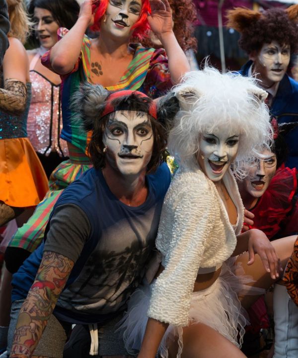 14-91c0b0b6 Von der M&uuml;llkippe zum Circus: CATS begeistert als Neuinszenierung in Tecklenburg &ndash; musicalradio.de | Musicals kostenlos im Radio