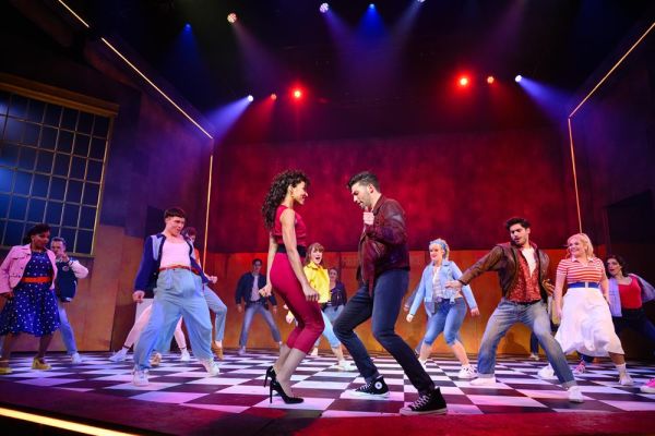 05_GREASE-Das-Hitmusical_Credit_Roy-Beusker-975bff16 Weihnachts-Gewinnspiel 2024 &ndash; musicalradio.de | Musicals kostenlos im Radio