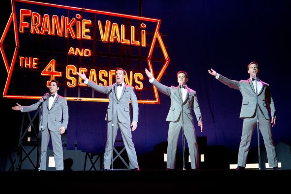 Jersey_Boys_Bild_06_-99a15242 Filmversion der JERSEY BOYS  &uuml;berzeugt in Deutsch &ndash; musicalradio.de | Musicals kostenlos im Radio