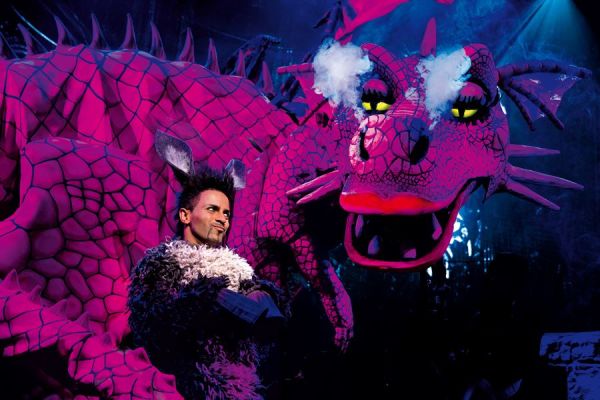 SHREK_Esel_Drache_13x18_c_JensHauer-99f9f8da Gro&szlig;es, gr&uuml;nes Gag-Feuerwerk: SHREK in D&uuml;sseldorf &ndash; musicalradio.de | Musicals kostenlos im Radio