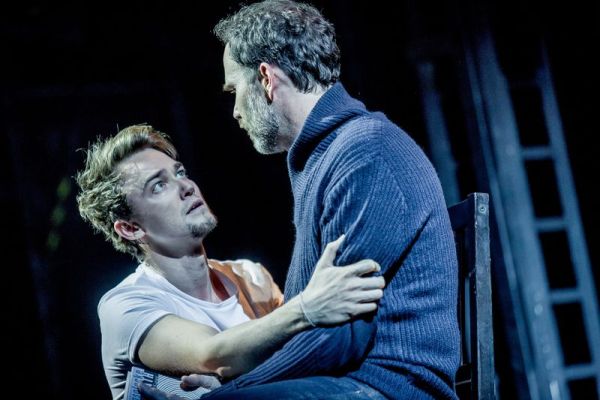 fastnormal_02-9a5552af Next To Normal: Das Musical-Highlight des Jahres &ndash; musicalradio.de | Musicals kostenlos im Radio