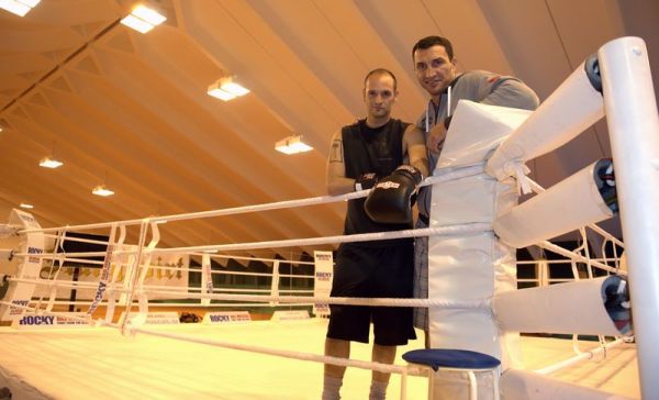 _HOK1726-Copyright_Holger_Kersting-a917f33c Drew Sarich im Ring mit Wladimir Klitschko &ndash; musicalradio.de | Musicals kostenlos im Radio