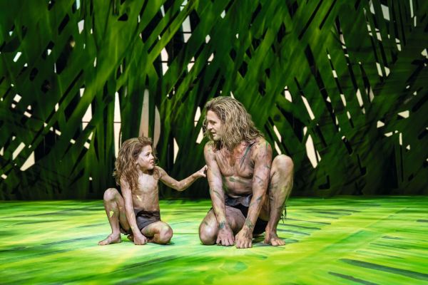 JPG%2072%20dpi%20(RGB)-2025_(C)Johan%20Persson_TARZAN_Lenny%20und%20Alexander%20Klaws%203-b278be69 Alexander Klaws schwingt gemeinsam mit Sohn Lenny durch den Dschungel &ndash; musicalradio.de | Musicals kostenlos im Radio