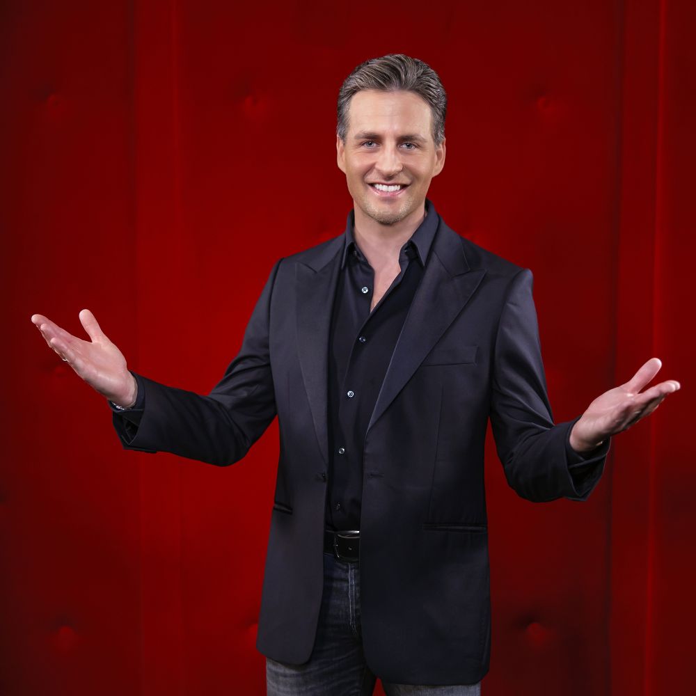 Alexander Klaws moderiert und singt in BEST OF MUSICALS LIVE IN CONCERT 2025