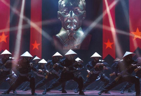 miss-saigon-foto-05-credit-johan-persson-c9770b45 Zeitlos und grandios: MISS SAIGON in K&ouml;ln &ndash; musicalradio.de | Musicals kostenlos im Radio