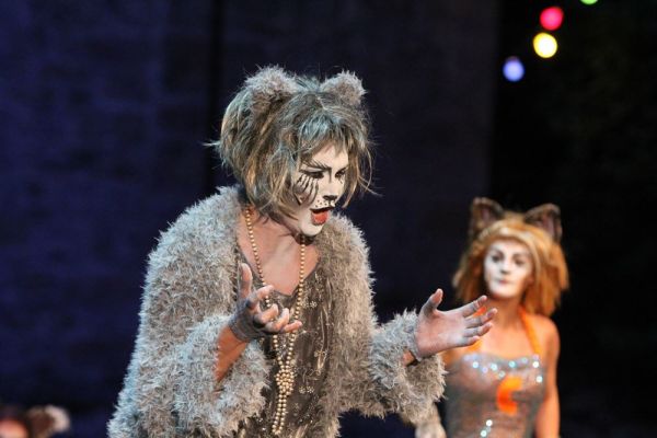 09-cc09b690 Von der M&uuml;llkippe zum Circus: CATS begeistert als Neuinszenierung in Tecklenburg &ndash; musicalradio.de | Musicals kostenlos im Radio