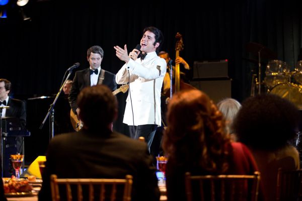 Jersey_Boys_Bild_07__JOHN_LLOYD_YOUNG_Frankie_Valli-cc6d5fc9 Filmversion der JERSEY BOYS  &uuml;berzeugt in Deutsch &ndash; musicalradio.de | Musicals kostenlos im Radio