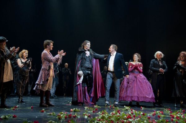 2011_10_16TDV_001-d1bdff91 TANZ DER VAMPIRE hat sich von Stuttgart verabschiedet &ndash; musicalradio.de | Musicals kostenlos im Radio