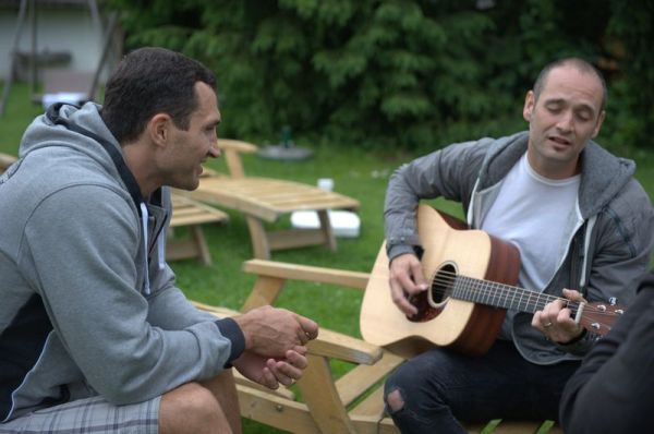 _HOK1713-Copyright_Holger_Kersting-d1e01235 Drew Sarich im Ring mit Wladimir Klitschko &ndash; musicalradio.de | Musicals kostenlos im Radio