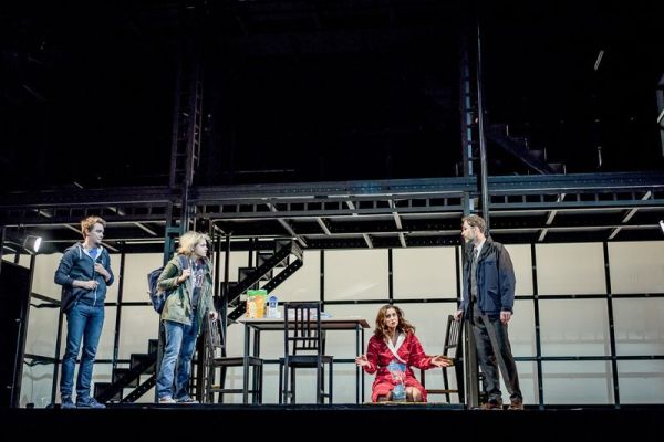 fastnormal_29-d9727765 Next To Normal: Das Musical-Highlight des Jahres &ndash; musicalradio.de | Musicals kostenlos im Radio