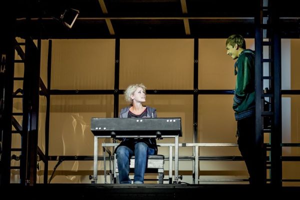 fastnormal_28-e38a434c Next To Normal: Das Musical-Highlight des Jahres &ndash; musicalradio.de | Musicals kostenlos im Radio
