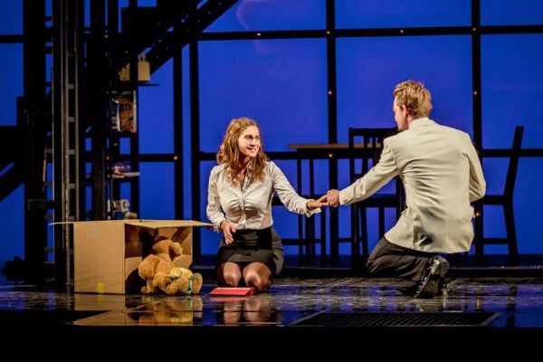 fastnormal_14-eaa3ace9 Next To Normal: Das Musical-Highlight des Jahres &ndash; musicalradio.de | Musicals kostenlos im Radio