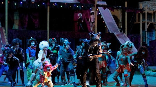23-f1c36669 Von der M&uuml;llkippe zum Circus: CATS begeistert als Neuinszenierung in Tecklenburg &ndash; musicalradio.de | Musicals kostenlos im Radio
