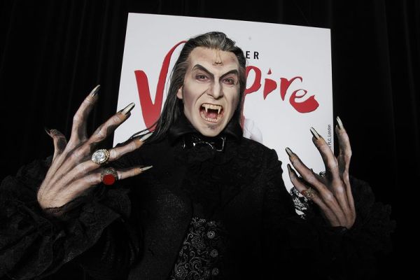 06-fd392c4a Bissige Premiere von Roman Polanskis TANZ DER VAMPIRE &ndash; musicalradio.de | Musicals kostenlos im Radio